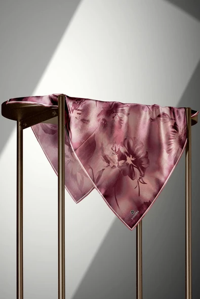 100% Twill İpek Çiçek Desenli Pudra Renkli 90x90 Dikim Şekli : El Dikişi Eşarp - Resim 4