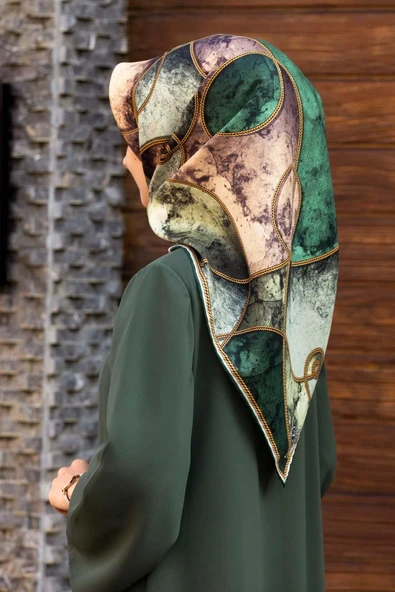 %100 Twill İpek Zincirli Mermer Desenli Zümrüt Yeşili - Haki Renkli 90x90 Eşarp Dikim Şekli : El Dikişi ürün görseli