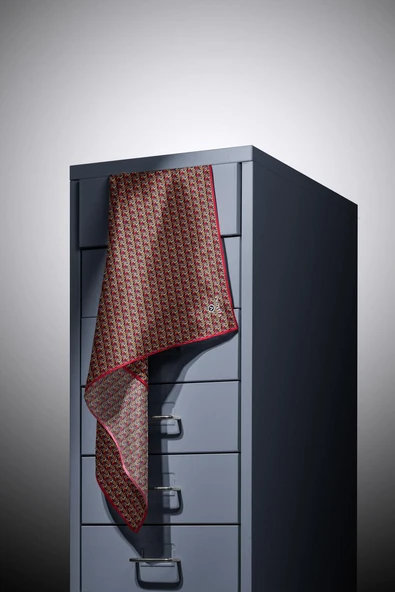 %100 Twill İpek Çizgi Desenli Siyah - Bordo Renkli 90x90 Eşarp Dikim Şekli : El Dikişi - Resim 3