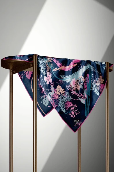 %100 Twill İpek Suluboya Çiçek Desenli Lacivert - Pembe Renkli 90x90 Eşarp Dikim Şekli : El Dikişi - Resim 6