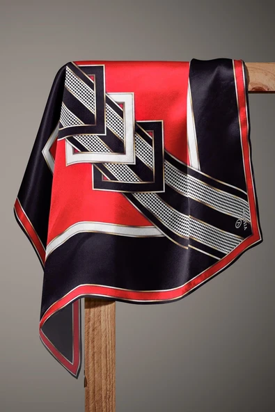 %100 Twill İpek Kareli Kazayaklı Desenli Siyah - Kırmızı Renkli 90x90 Eşarp Kenar Dikiş Şekli El Dikişli - Resim 4