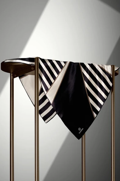 %100 Twill İpek Zincirli Çizgi Desenli Siyah - Krem Renkli 90x90 Eşarp Dikim Şekli : El Dikişi - Resim 2