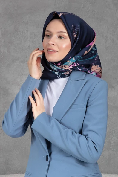 %100 Twill İpek Suluboya Çiçek Desenli Lacivert - Pembe Renkli 90x90 Eşarp Dikim Şekli : El Dikişi - Resim 3