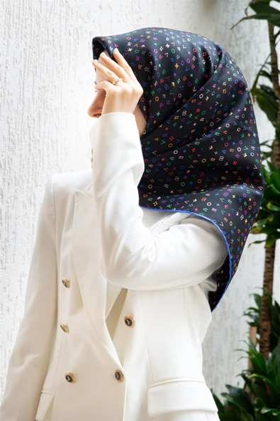 %100 Twill İpek Çıtır Motif Desenli Siyah - Saks Renkli 90x90 Eşarp Dikim Şekli : El Dikişi ürün görseli 1
