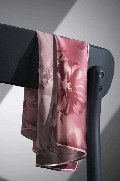 100% Twill İpek Çiçek Desenli Pudra Renkli 90x90 Dikim Şekli : El Dikişi Eşarp - Resim 5
