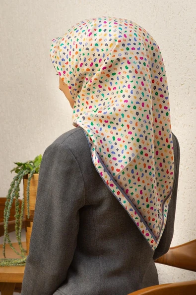 %100 Twill İpek Çıtır Desenli Krem - İndigo Renkli 90x90 Eşarp Dikim Şekli : El Dikişi ürün görseli