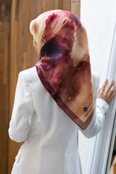 %100 Twill İpek Yaprak Desenli Bordo Renkli 90x90 Eşarp Dikim Şekli : El Dikişi ürün görseli 1