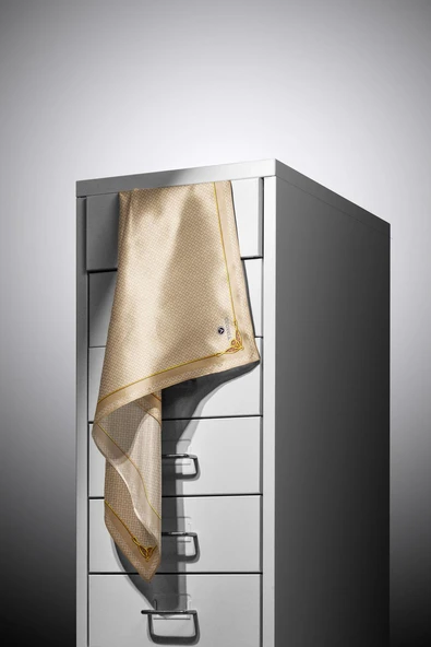 %100 Twill İpek Minik Motif Desenli Bej - Krem Renkli 90x90 Eşarp Dikim Şekli : El Dikişi - Resim 4