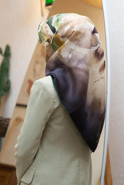 %100 Twill İpek Suluboya Çiçek Desenli Hardal - Haki Renkli 90x90 Eşarp Dikim Şekli : El Dikişi ürün görseli