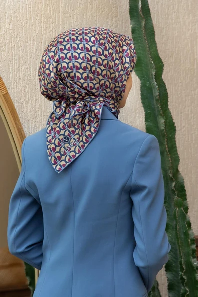 %100 Twill İpek Geometrik Desenli Bej - Mürdüm Renkli 90x90 Eşarp Dikim Şekli : El Dikişi ürün görseli