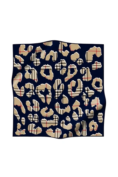 %100 Twill İpek Leopar Desenli Lacivert - Bej Renkli 90x90 Eşarp Dikim Şekli : El Dikişi - Resim 2