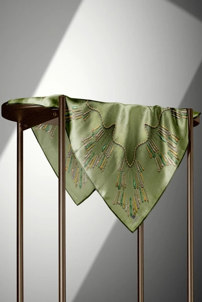 %100 Twill İpek Zincir Desenli Haki Renkli 90x90 Eşarp Dikim Şekli : El Dikişi - Resim 4