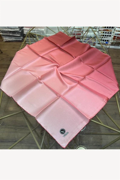 Kristal Degrade Desenli Pudra Renkli 90x90 Eşarp (İpek İçermez) Kenar Dikiş Şekli El Dikişli - Resim 3