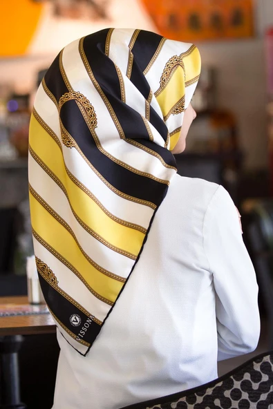 %100 Twill İpek Kemer Desenli Siyah - Limon Sarısı Renkli 90x90 Eşarp Dikim Şekli : El Dikişi ürün görseli