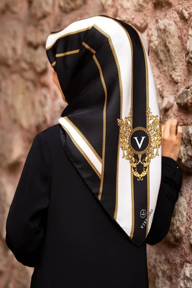 %100 Twill İpek Barok Ve Şerit Desenli Siyah - Krem Renkli 90x90 Eşarp Dikim Şekli : El Dikişi ürün görseli