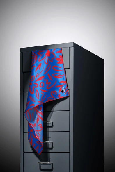 %100 Twill İpek Büyük Çiçek Desenli Saks - Kırmızı Renkli 90x90 Eşarp Dikim Şekli : El Dikişi - Resim 6