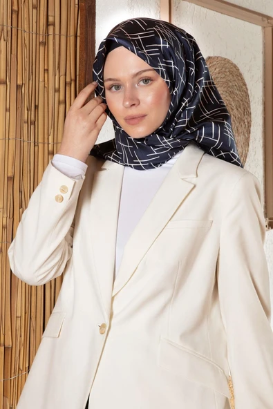%100 Twill İpek Çizgi Desenli Lacivert - Krem Renkli 90x90 Eşarp Dikim Şekli : El Dikişi - Resim 3