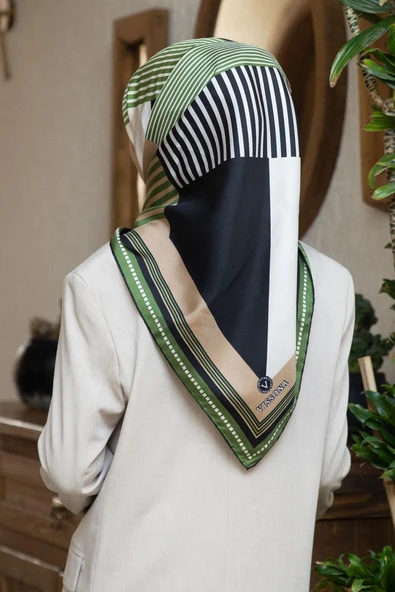 %100 Twill İpek Geometrik Desenli Haki Renkli 90x90 Eşarp Dikim Şekli : El Dikişi ürün görseli