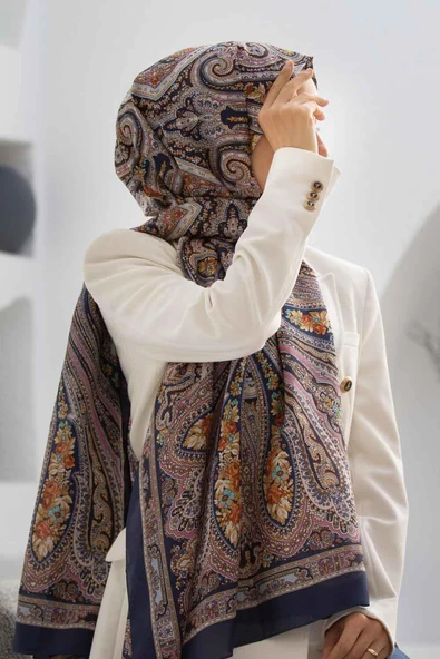 %100 İpek Etro Desenli Lacivert Renkli 92x210 Şal ürün görseli