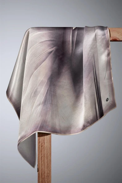 %100 Twill İpek Duman Desenli Bej Renkli 90x90 Eşarp Dikim Şekli : El Dikişi - Resim 6