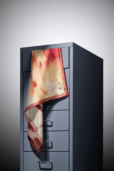 %100 Twill İpek Yaprak Desenli Bordo Renkli 90x90 Eşarp Dikim Şekli : El Dikişi - Resim 3