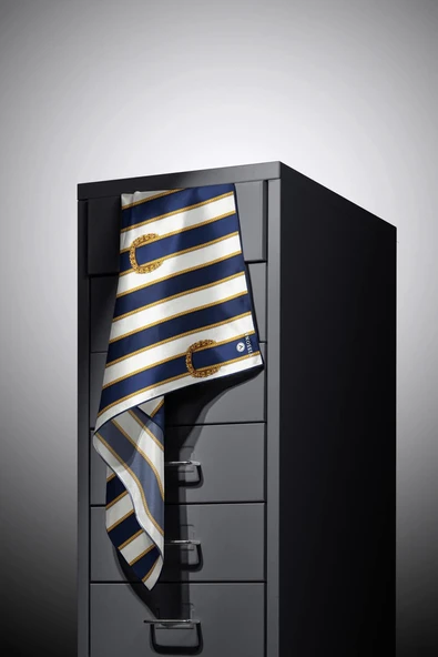 %100 Twill İpek Kemer Desenli Lacivert - Krem Renkli 90x90 Eşarp Dikim Şekli : El Dikişi - Resim 6