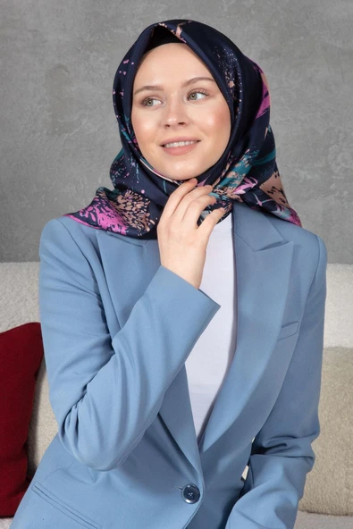 %100 Twill İpek Suluboya Çiçek Desenli Lacivert - Pembe Renkli 90x90 Eşarp Dikim Şekli : El Dikişi - Resim 2