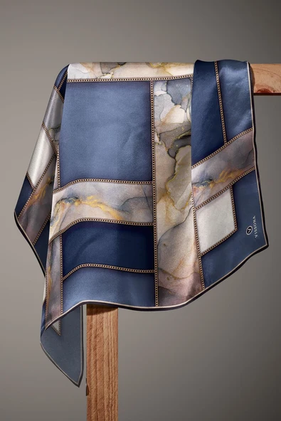 %100 Twill İpek Efektli Bant Desenli İndigo - Lacivert Renkli 90x90 Eşarp Dikim Şekli : El Dikişi - Resim 6