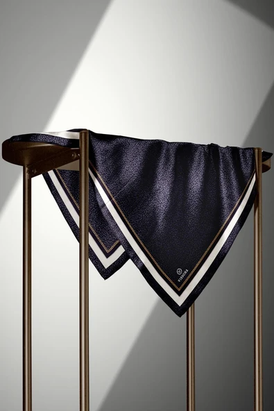 % 57 İPEK % 43 VİSKON Twill İpek Leopar Desenli Siyah Renkli 90x90 Eşarp Dikim Şekli : El Dikişi - Resim 4