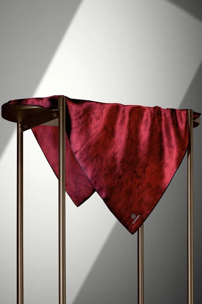 % 57 İPEK % 43 VİSKON Twill İpek Doku Desenli Bordo Renkli 90x90 Eşarp Dikim Şekli : El Dikişi - Resim 3