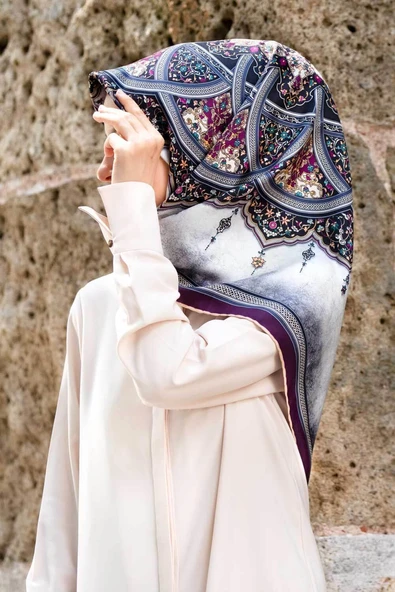 %100 Twill İpek Şal Desenli Mürdüm - Lacivert Renkli 90x90 Eşarp Dikim Şekli : El Dikişi ürün görseli