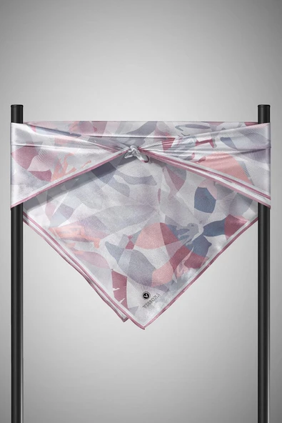 %100 Twill İpek Çiçek Desenli Pudra - Bebe Mavisi Renkli 90x90 Eşarp Dikim Şekli : El Dikişi - Resim 5