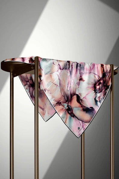 %100 Twill İpek Batik Çiçek Desenli Somon - Lila Renkli 90x90 Eşarp Kenar Dikiş Şekli El Dikişli - Resim 5