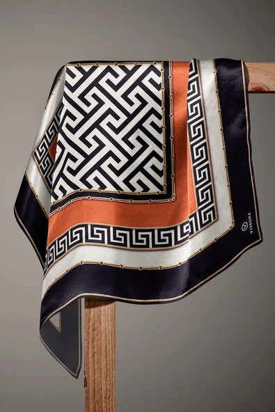 % 57 İPEK % 43 VİSKON Twill İpek Labirent Ve Geometrik Desenli Taba - Siyah Renkli 90x90 Eşarp Dikim Şekli : El Dikişi - Resim 4