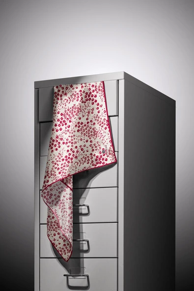 %100 Twill İpek Çıtır Çiçek Desenli Krem - Bordo Renkli 90x90 Eşarp Dikim Şekli : El Dikişi - Resim 5