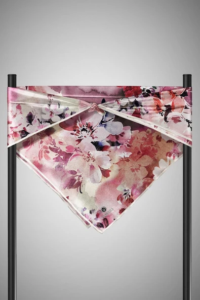 %100 Twill İpek Çiçek  Desenli Krem - Pudra Renkli 90x90 Eşarp Dikim Şekli : El Dikişi - Resim 3