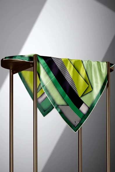 %100 Twill Renk Bloklu Çizgili Desenli Haki Yeşili - Zümrüt Yeşili Renkli 90x90 Eşarp Dikim Şekli: El Dikişii - Resim 3