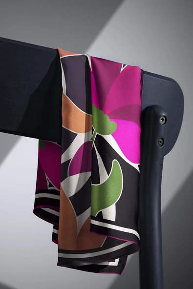 %100 Twill İpek Yaprak Desenli Taba - Mürdüm Renkli 90x90 Eşarp Dikim Şekli : El Dikişi - Resim 2