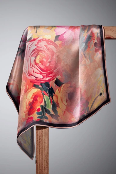 %100 Twill İpek Dumanlı Çiçek Desenli Somon Renkli 90x90 Eşarp Kenar Dikiş Şekli El Dikişli - Resim 5