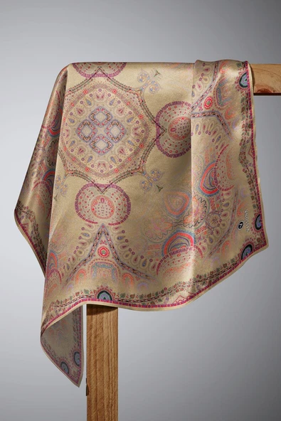 %100 Twill İpek Şal Desenli Bej Renkli 90x90 Eşarp Dikim Şekli : El Dikişi - Resim 5