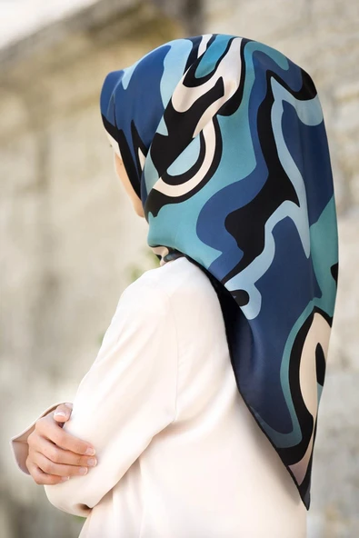 100% Twill İpek Dalga Desenli İndigo - Petrol Mavisi Renkli 90x90 Dikim Şekli : El Dikişi Eşarp ürün görseli