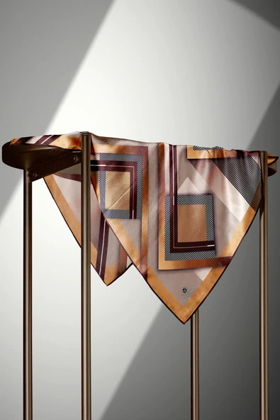 %100 Twill İpek Zebra Desenli Bej - Gold Renkli 90x90 Eşarp Dikim Şekli : El Dikişi - Resim 3