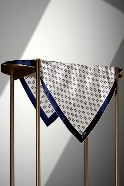 %100 Twill İpek Geometrik Desenli Krem - Lacivert Renkli 90x90 Eşarp Dikim Şekli : El Dikişi - Resim 5