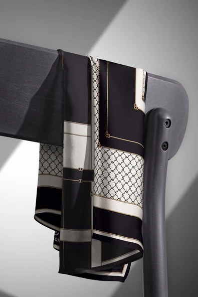 %100 Twill İpek Geometrik Desenli Siyah - Krem Renkli 90x90 Eşarp Dikim Şekli : El Dikişi - Resim 6