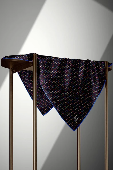 %100 Twill İpek Çıtır Motif Desenli Siyah - Saks Renkli 90x90 Eşarp Dikim Şekli : El Dikişi - Resim 4