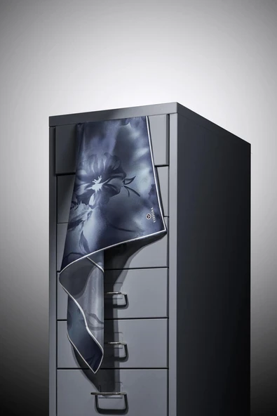 100% Twill İpek Çiçek Desenli Bebe Mavisi Renkli 90x90 Dikim Şekli : El Dikişi Eşarp - Resim 3