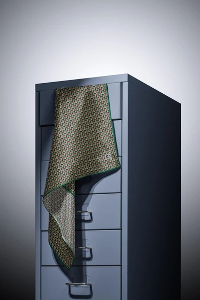 %100 Twill İpek Çizgi Desenli Siyah - Petrol Yeşili Renkli 90x90 Eşarp Dikim Şekli : El Dikişi - Resim 3