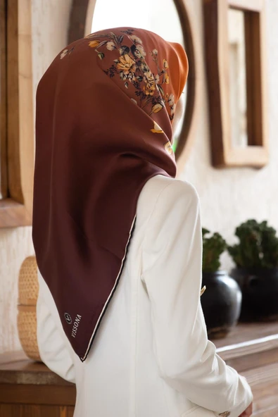 %100 Twill İpek Sonsuz Çiçek Desenli Taba Renkli 90x90 Eşarp Dikim Şekli : El Dikişi ürün görseli