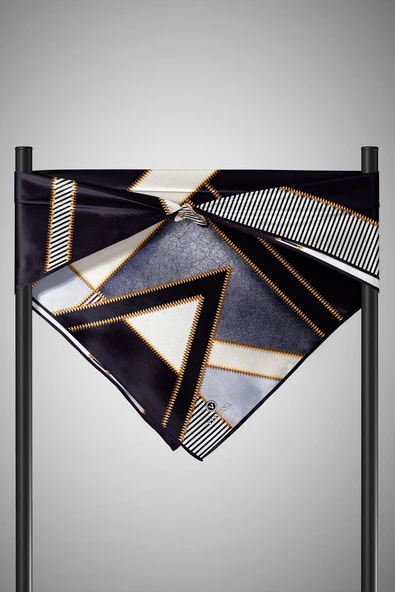 %100 Twill İpek Geometrik Desenli Gümüş - Siyah Renkli 90x90 Eşarp Dikim Şekli : El Dikişi - Resim 6