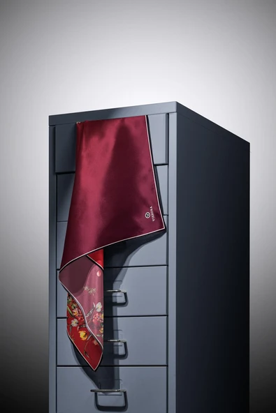 %100 Twill İpek Sonsuz Çiçek Desenli Bordo Renkli 90x90 Eşarp Dikim Şekli : El Dikişi - Resim 4